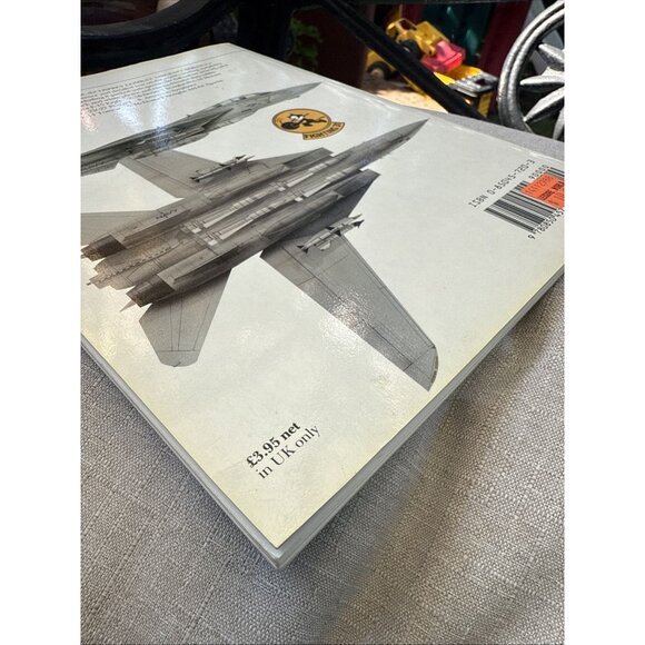 F-14 TOMCAT (OSPREY COMBAT AIRCRAFT SERIES) By Lindsay Peacock **BRAND NEW** - Picture 7 of 10